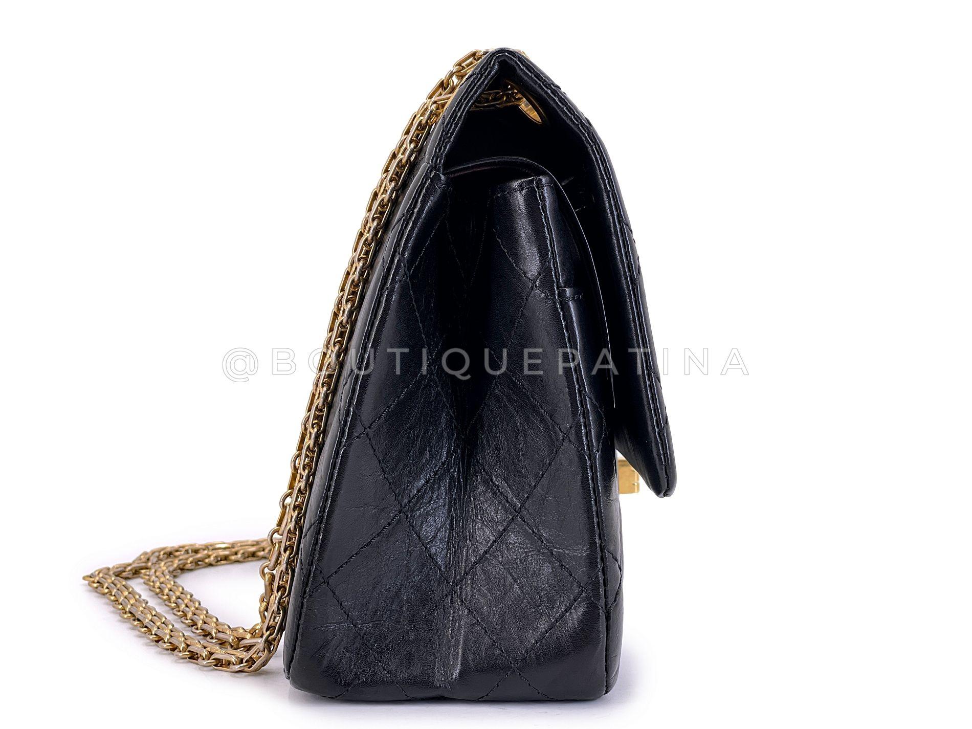 Chanel Black Aged Calfskin Reissue Medium 226 2.55 Flap Bag GHW 67076 Excellent état - En vente à Costa Mesa, CA