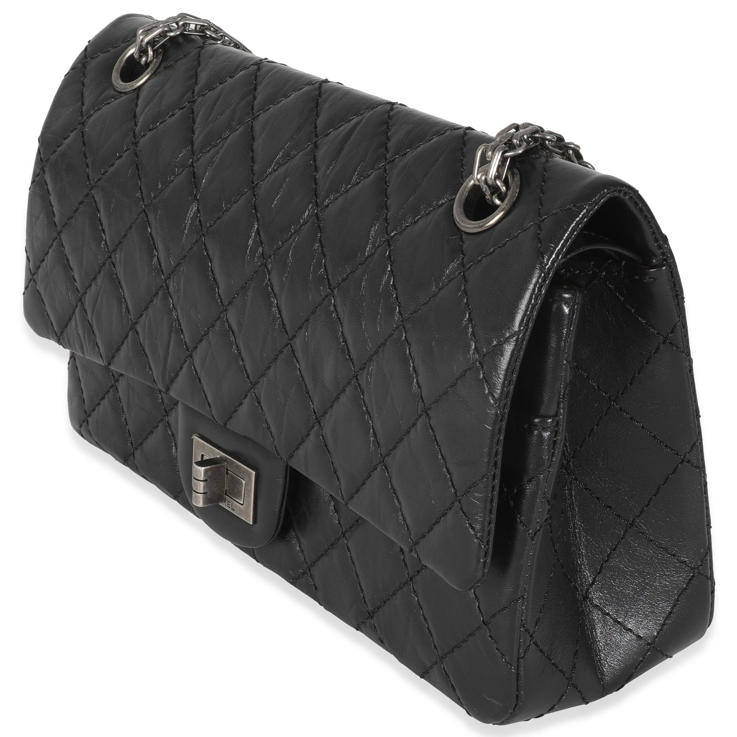 Chanel Borsa in pelle di vitello trapuntata nera invecchiata 2.55 Small Reissue 225 Flap In condizioni ottime in vendita a New York, NY