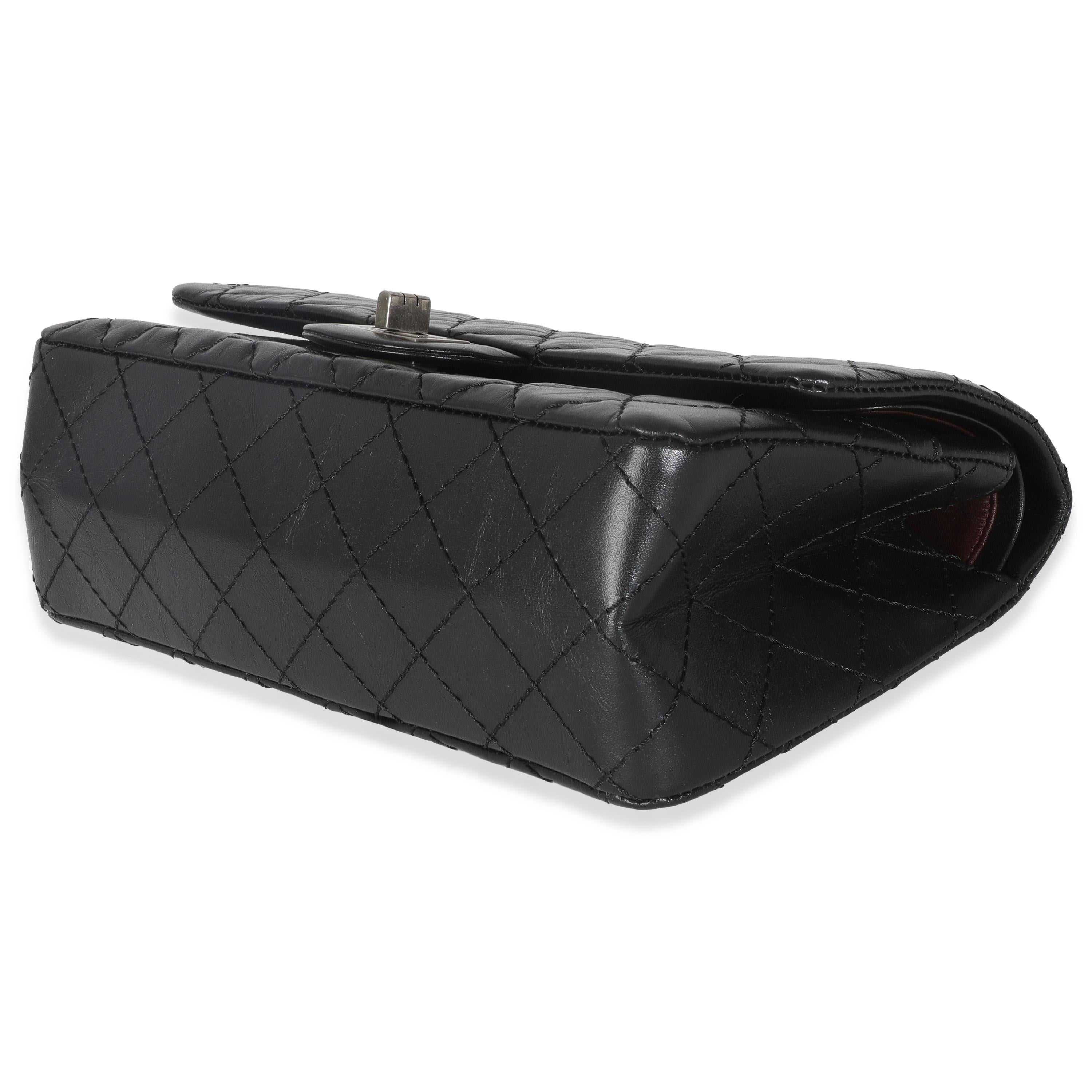 Donna Chanel Borsa in pelle di vitello trapuntata nera invecchiata 2.55 Small Reissue 225 Flap in vendita