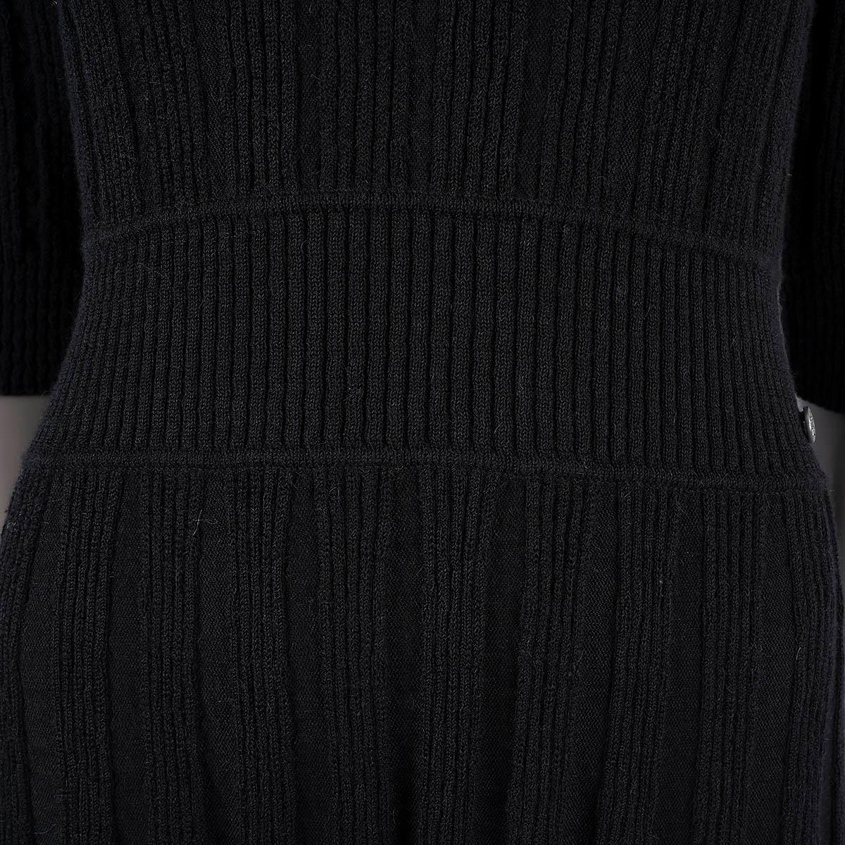 CHANEL black alpaca & wool 2018 18B TEXTURED KNIT Dress 40 M For Sale 3