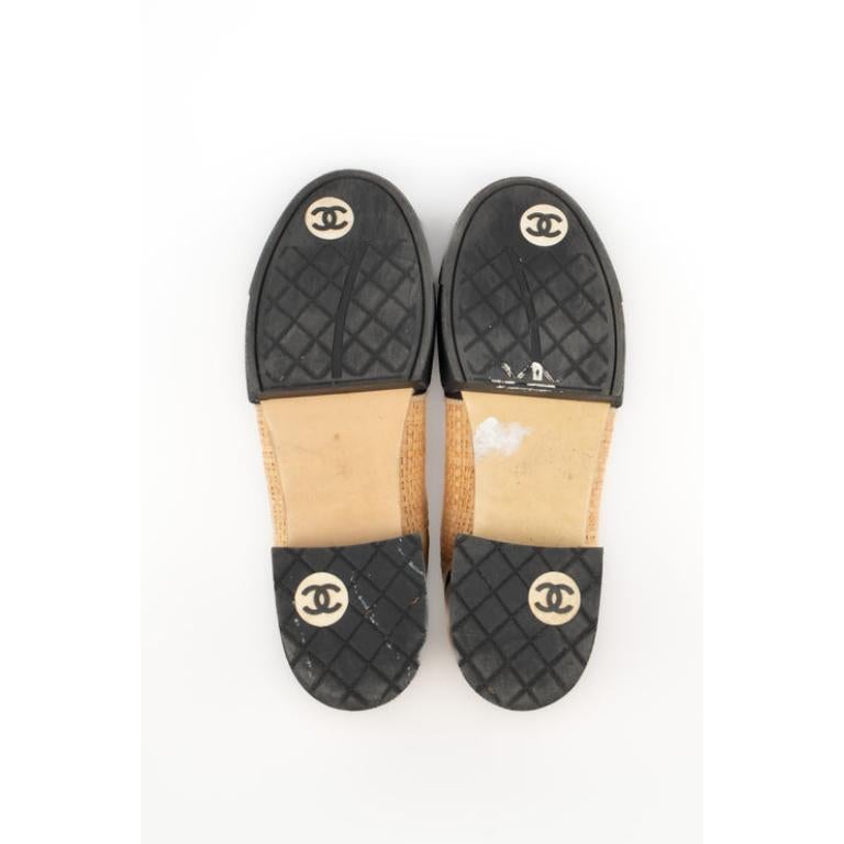 Zapatos de piel negros y beige de Chanel 6