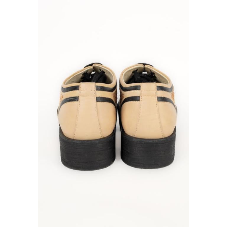 Zapatos de piel negros y beige de Chanel 4