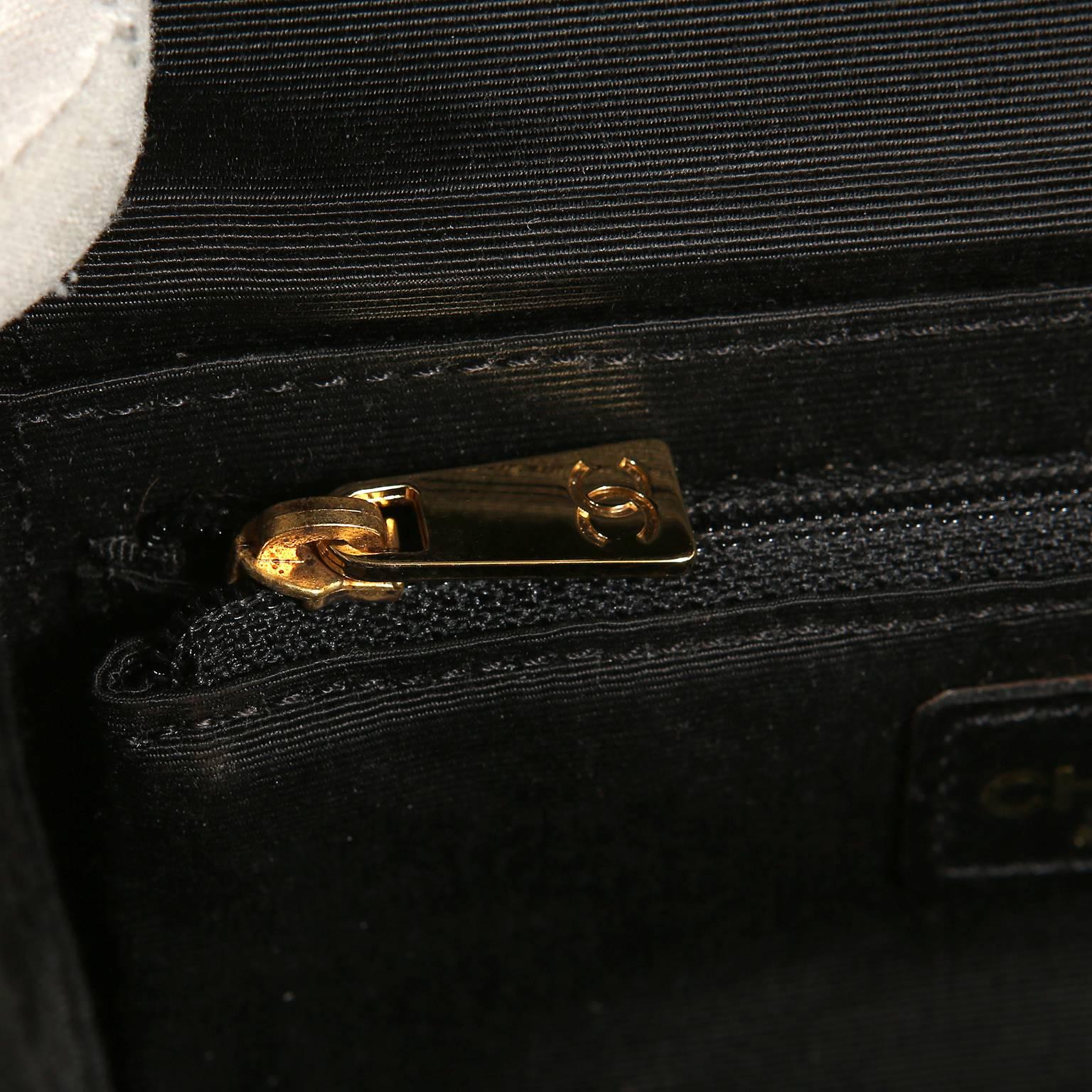 Chanel Black and Cream Bakelite Small Shoulder Bag 5