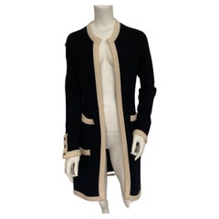 Manteau en cachemire noir et crème de Chanel -Taille 40- 2004A