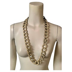 Chanel Schwarz und Creme Curb Link Halskette Double C Logo Verschluss