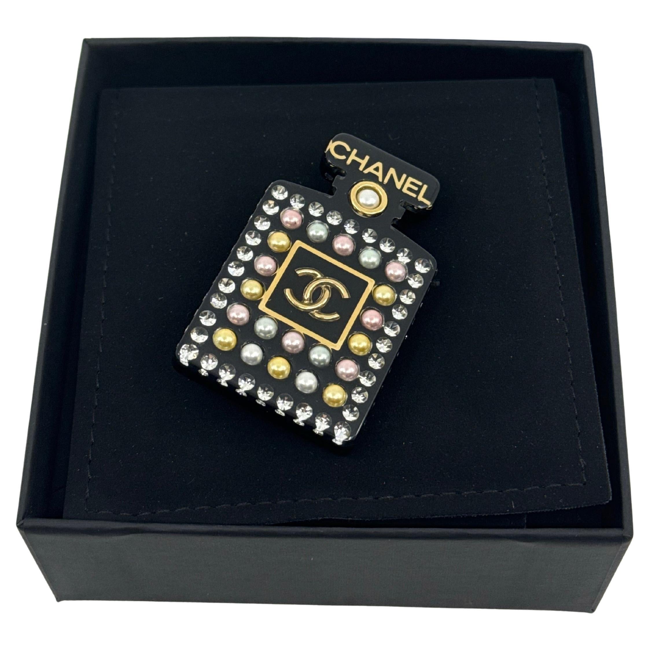 CHANEL Broche Botella Perfume Logo CC Negro y Oro