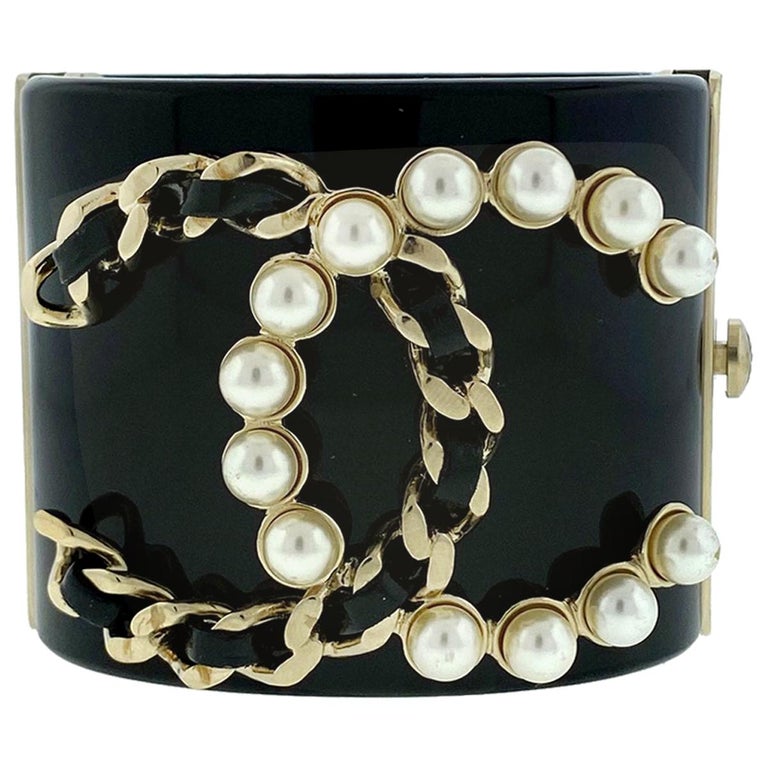 Chanel 22S Gold White Enamel Metal Interlocking CC Logo Arm Cuff