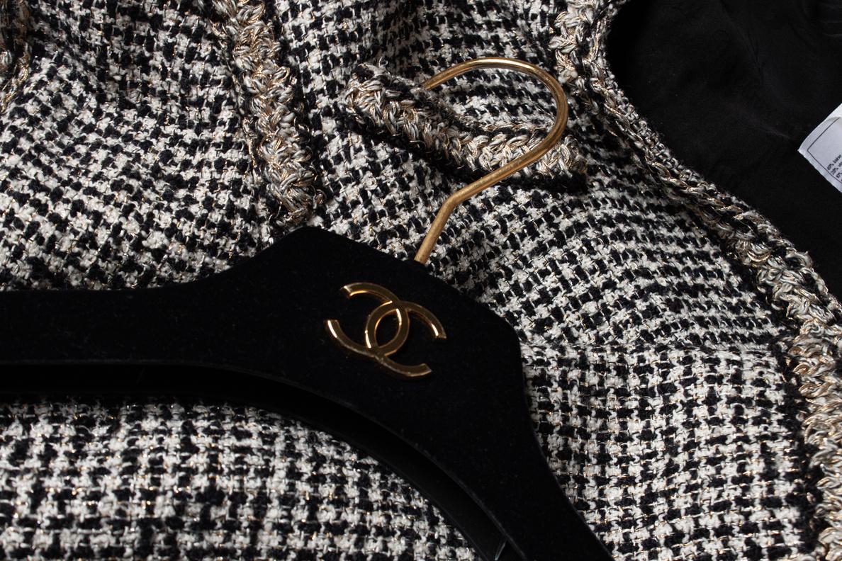 Chanel, black and gold tweed jacket For Sale 2
