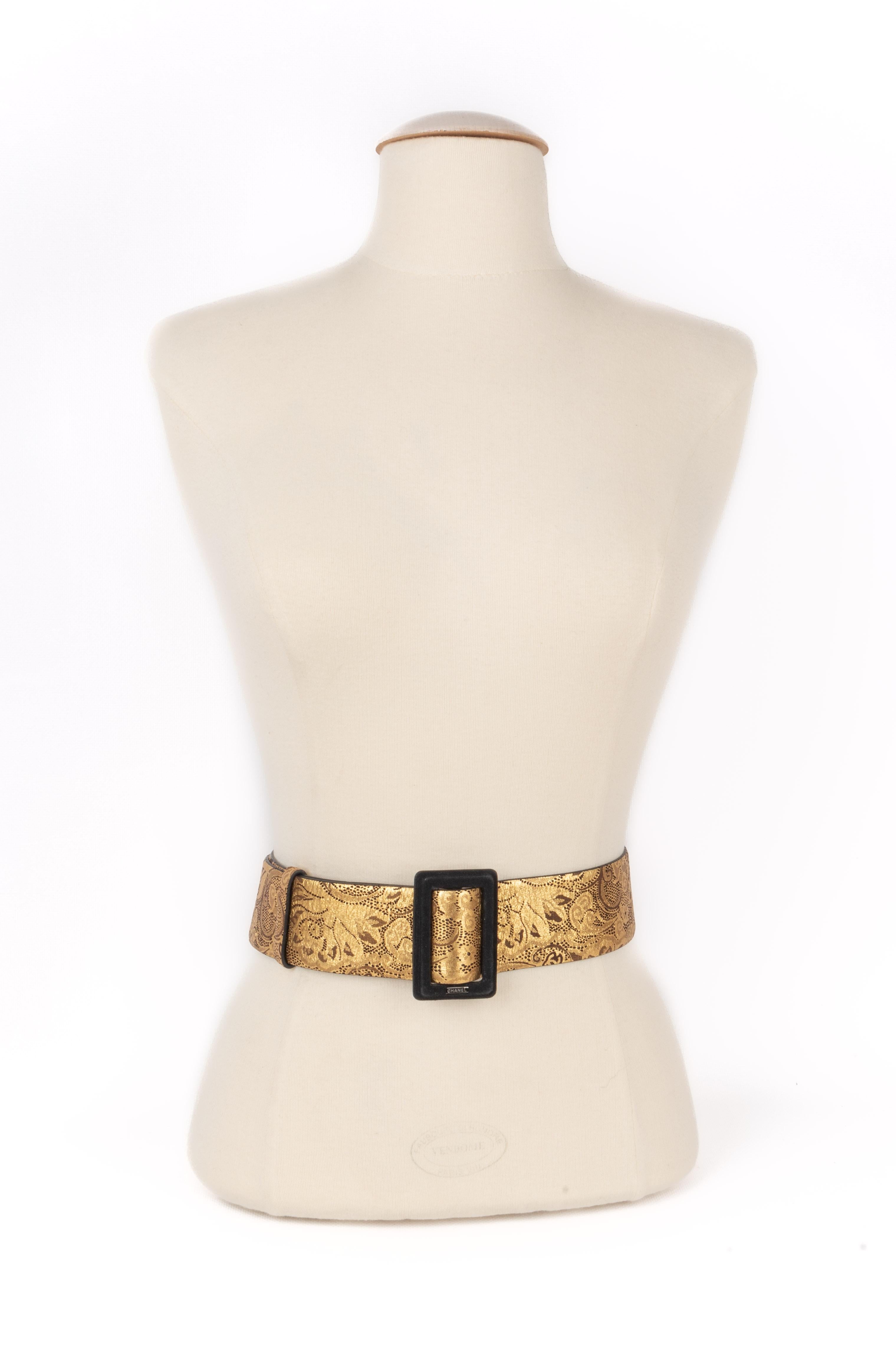 Chanel - (Made in Italy) Black and golden leather belt. 2009 Fall-Winter Collection.

Additional information:
Condition: Very good condition
Dimensions: Size 85
Period: 21st Century

Seller Reference: CCB5