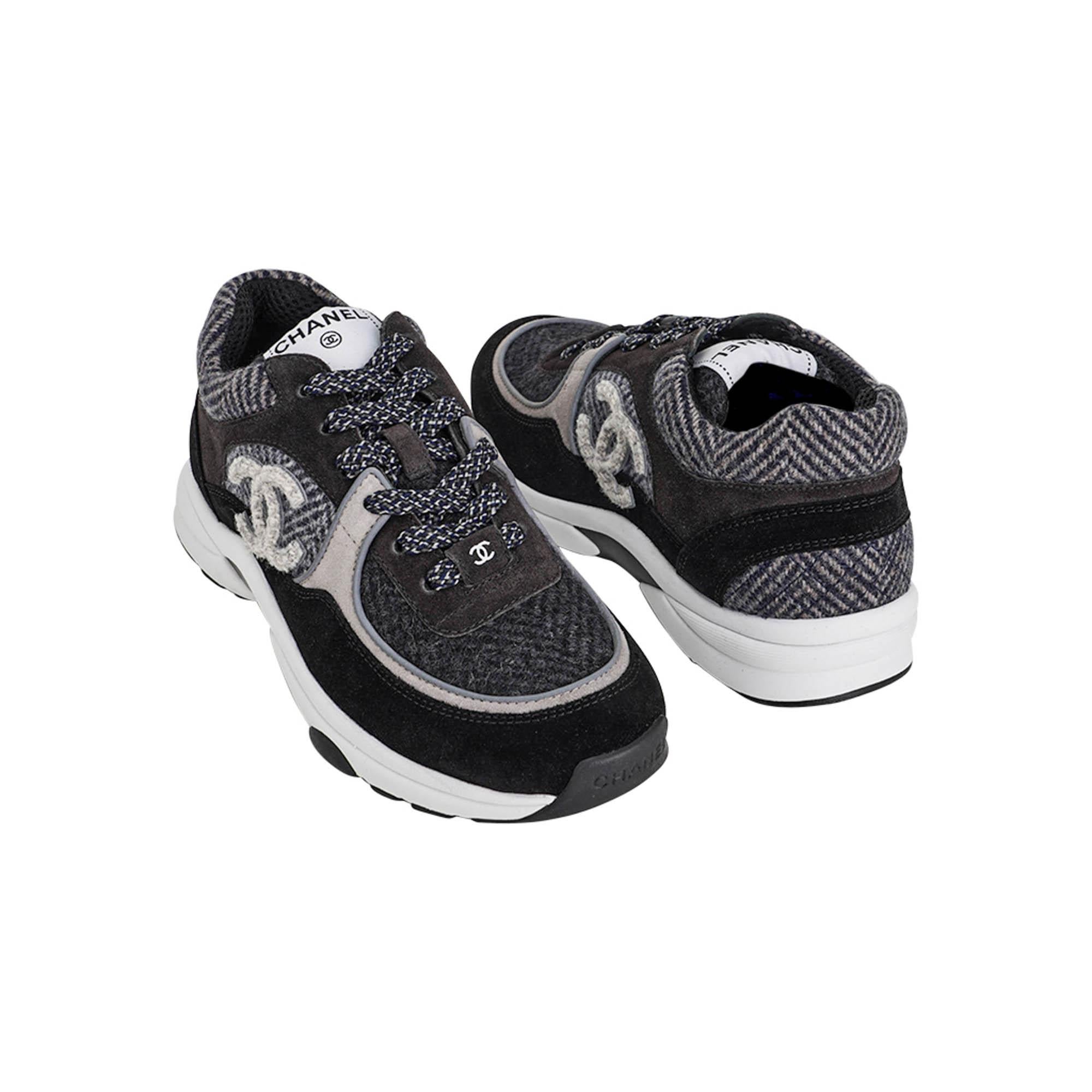 Chanel Black and Gray CC Low Top Sneakers 37.5 For Sale 2