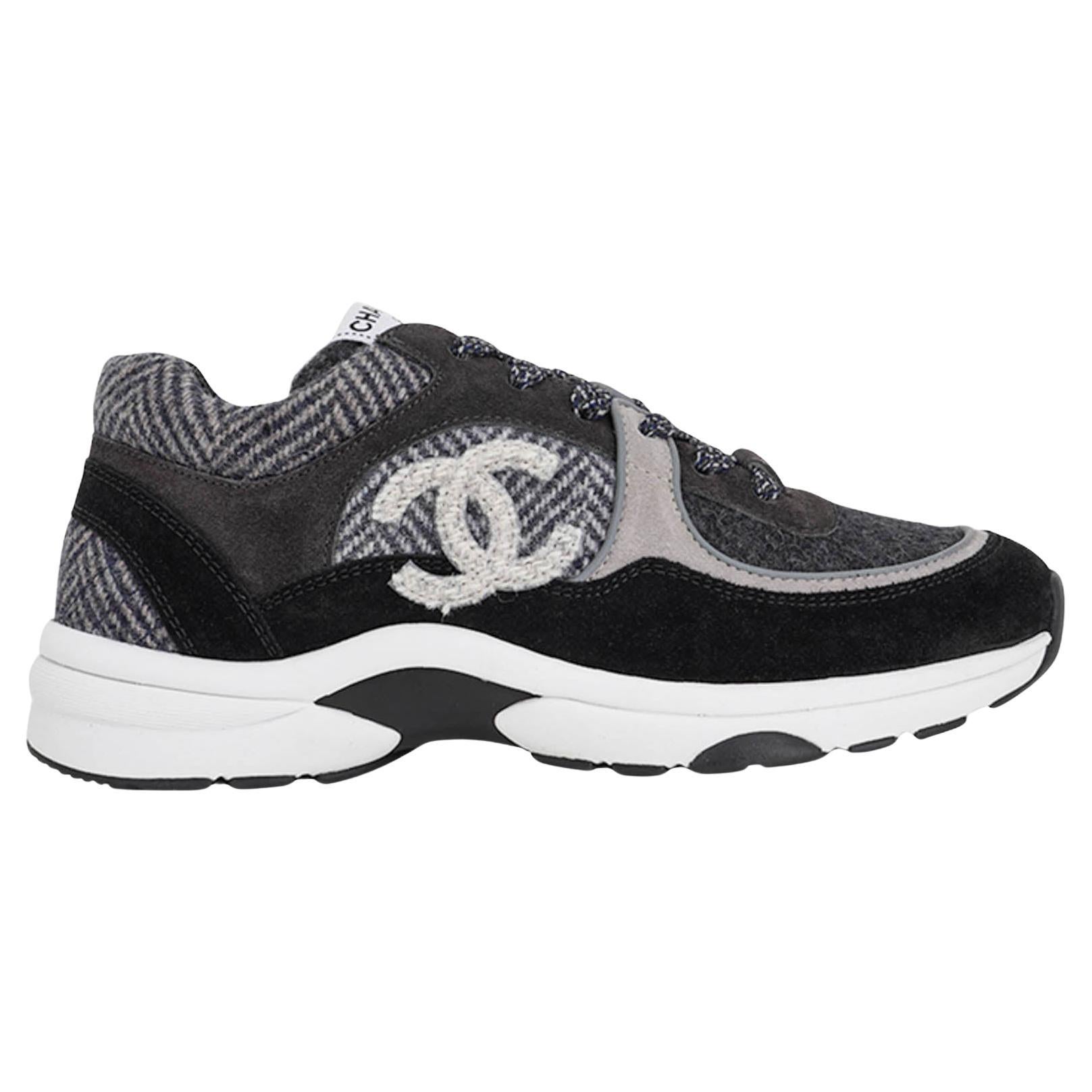 Chanel Black and Gray CC Low Top Sneakers 37.5 For Sale