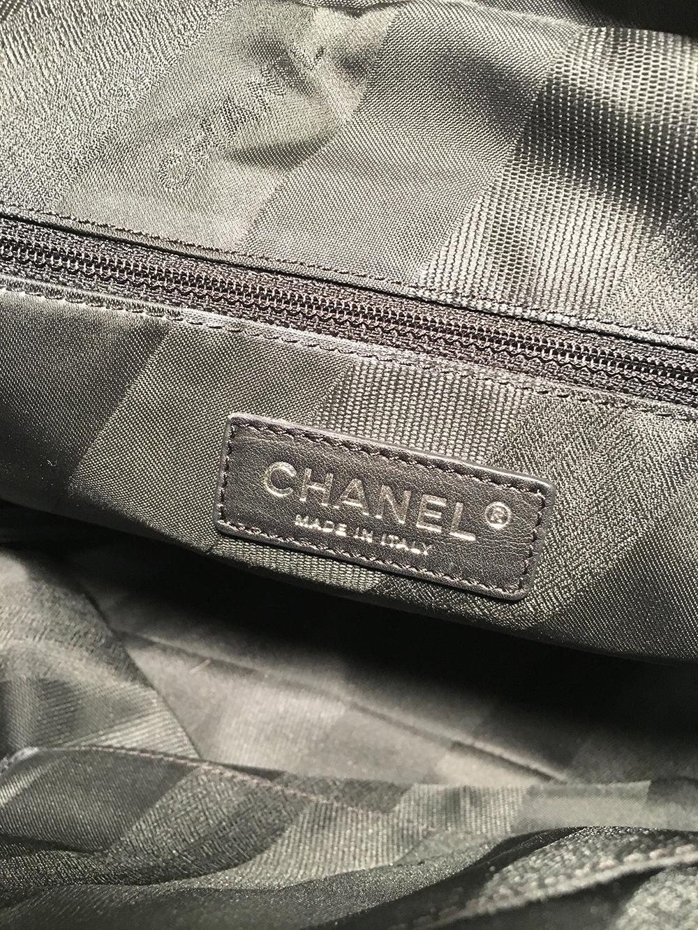 Chanel Schwarze und graue Portobello-Tasche im Angebot 3