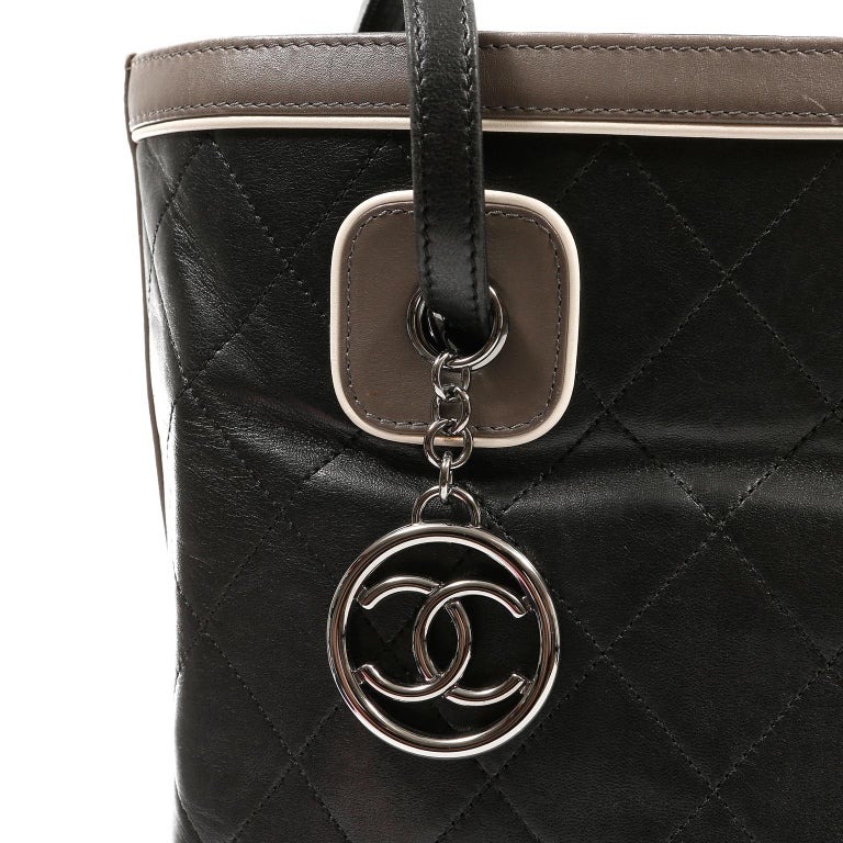 Women's Chanel Black and Grey Quilted Leather Bucket Tote For Sale