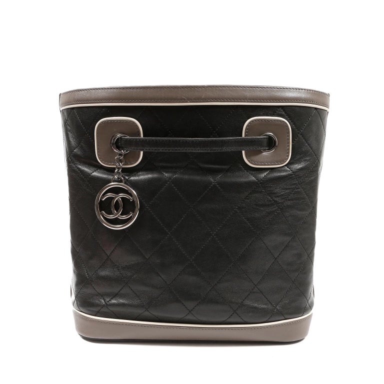Chanel Black and Grey Quilted Leather Bucket Tote For Sale 1