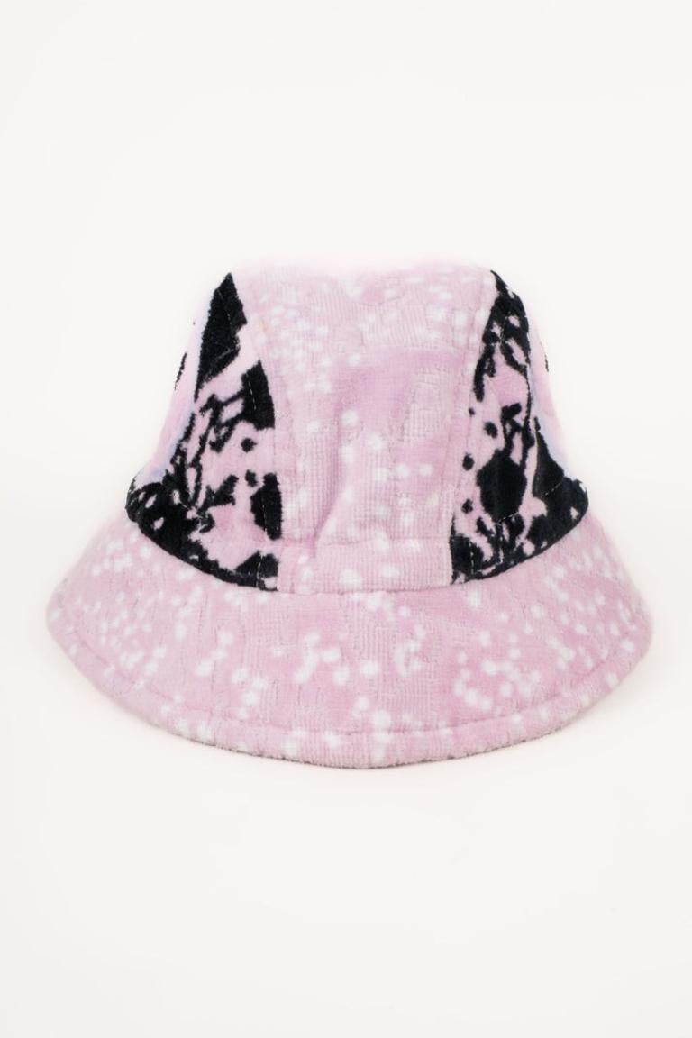 Gray Chanel Black and Pink Cotton Bucket Hat For Sale