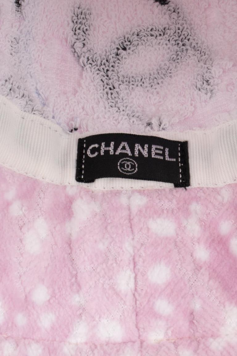 Chanel Black and Pink Cotton Bucket Hat For Sale 2