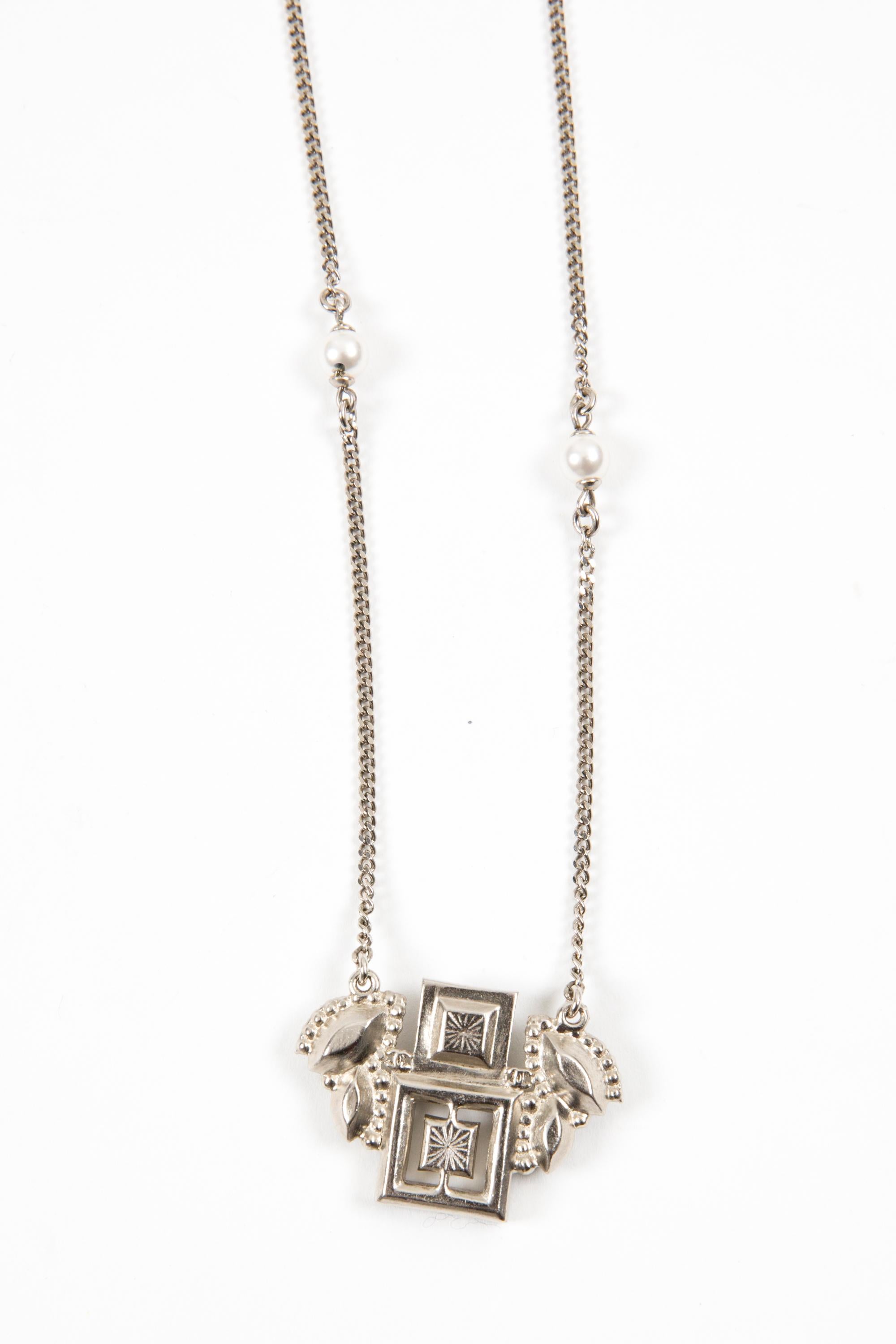 Chanel Black and Silver Tone Chain Necklace For Sale 1