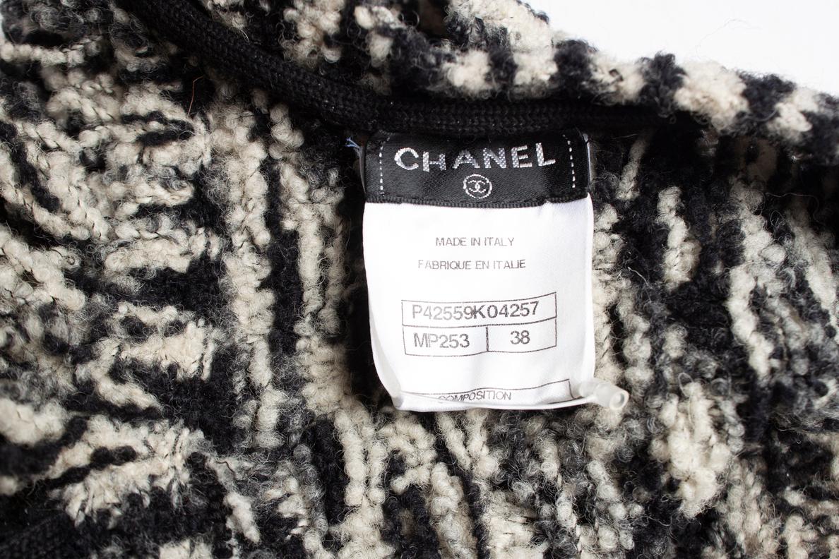 Chanel, Black and white boucle knit maxi gown For Sale 1