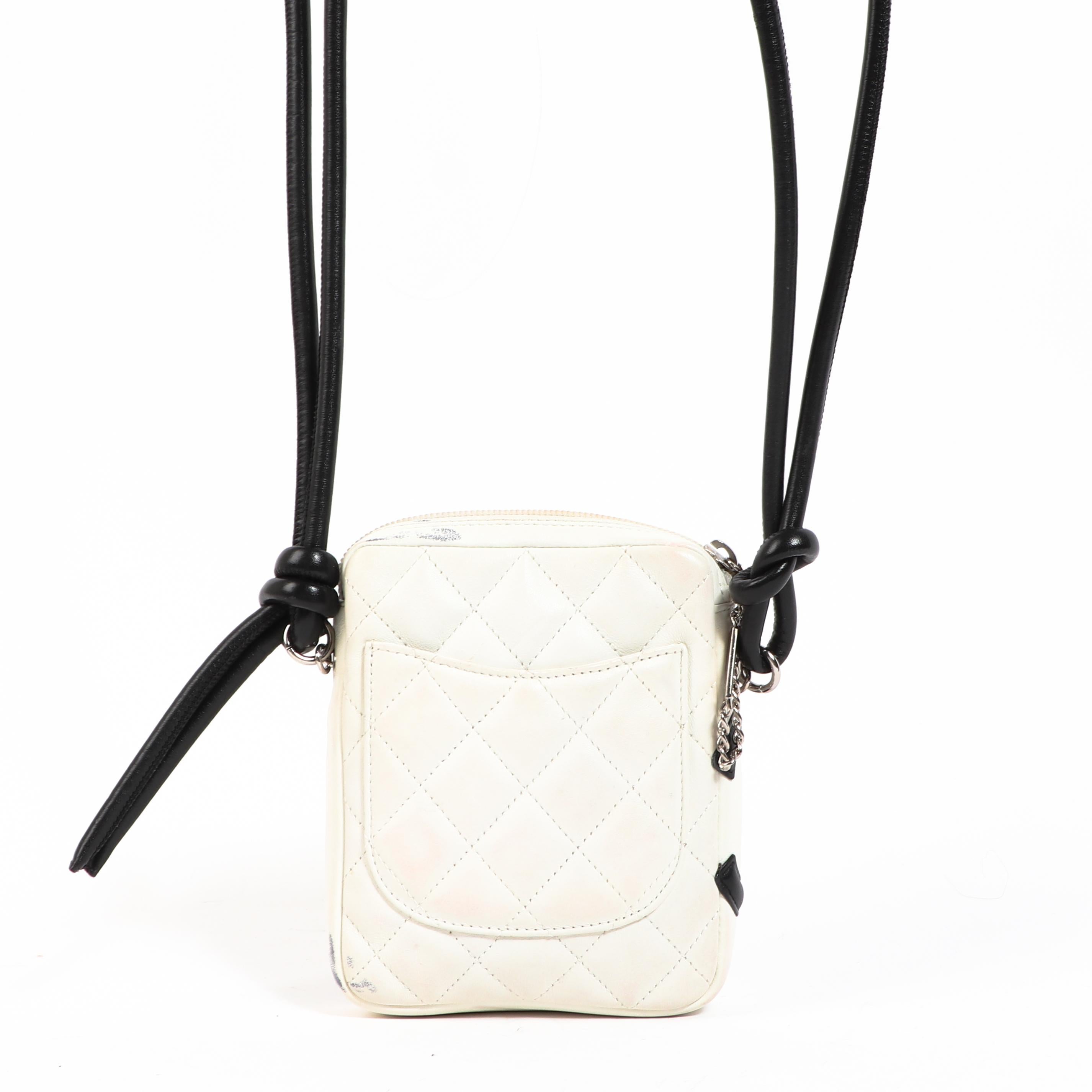 Chanel Black and White Cambon Ligne Crossbody Bag In Good Condition In Antwerp, BE
