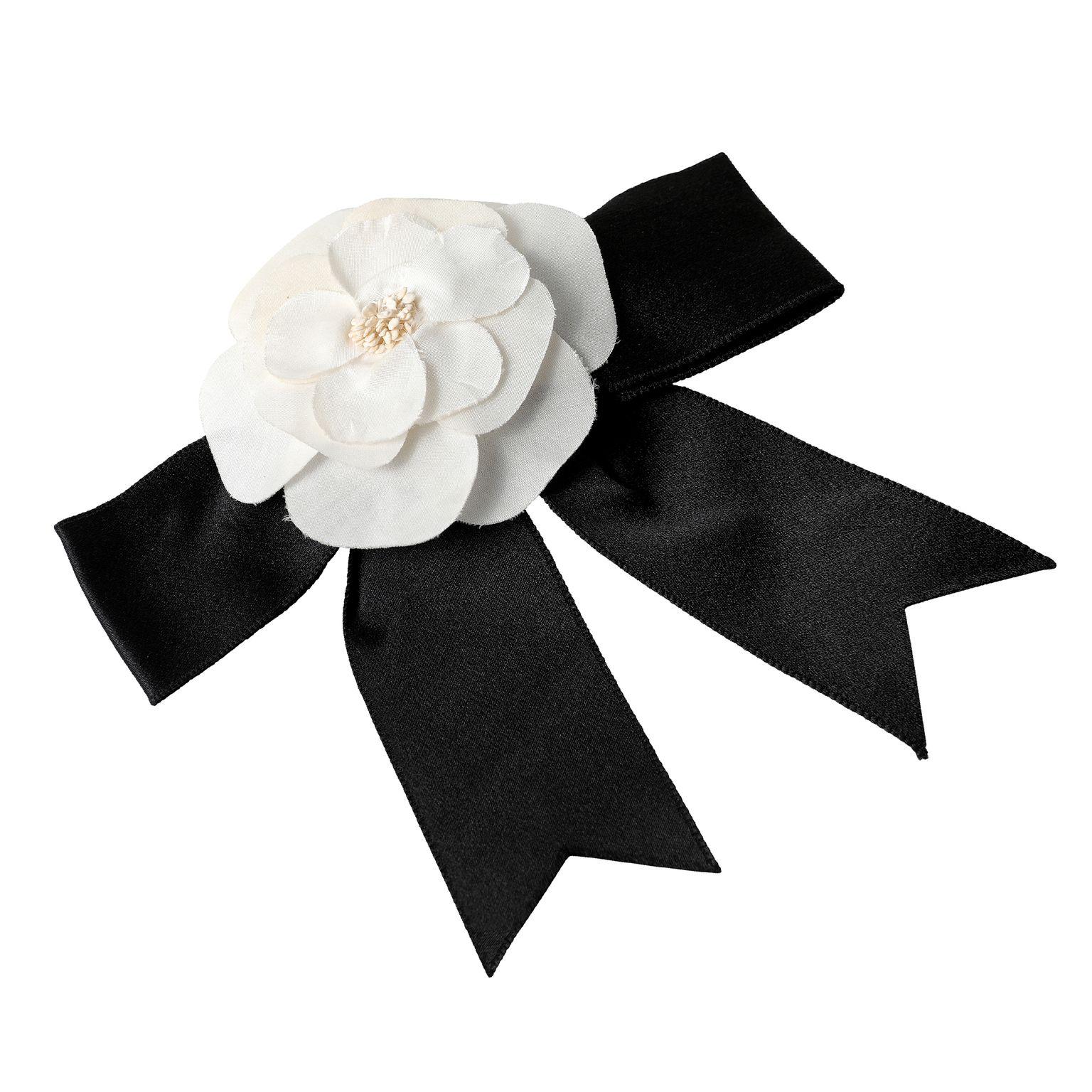 Women's Chanel Black and White Camellia Flower Bow Pin For Sale