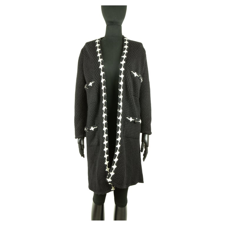 Louis Vuitton Paris Mink Collar Ladies Black Wool Coat Size 38 US Size 6  For Sale at 1stDibs