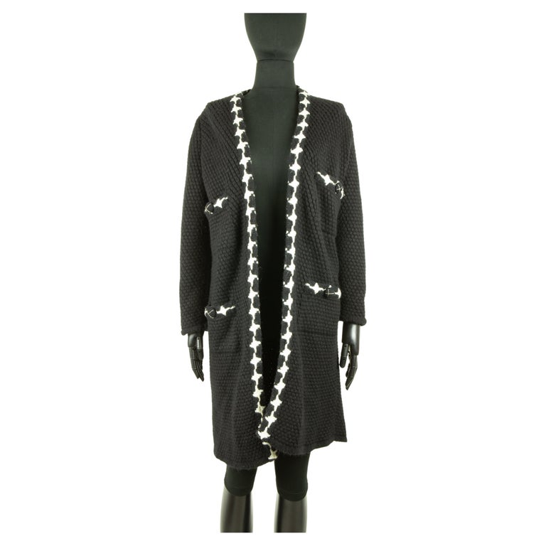 Cappotto Chanel in cashmere bianco e nero in vendita su 1stDibs