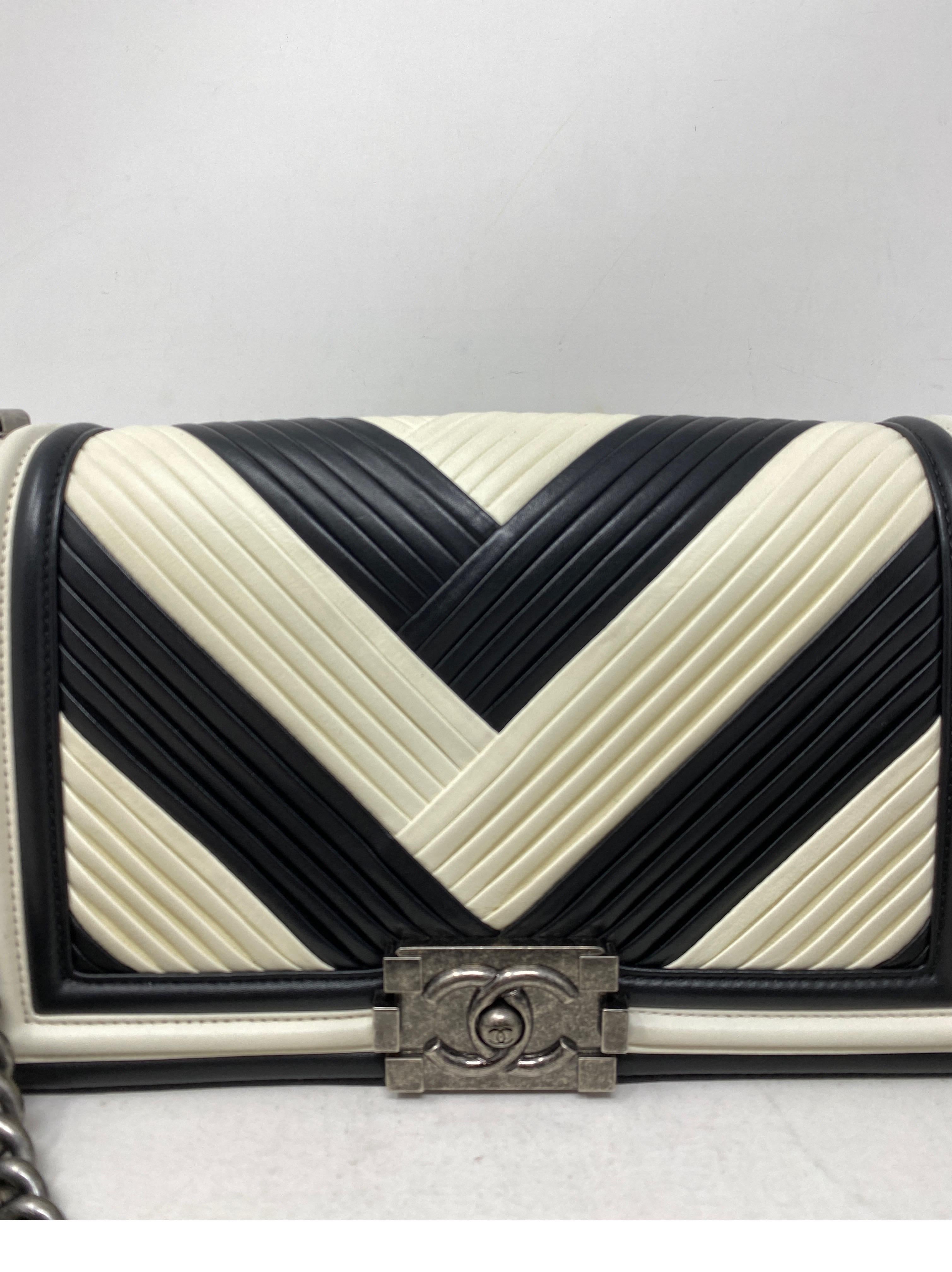 24164786 chanel