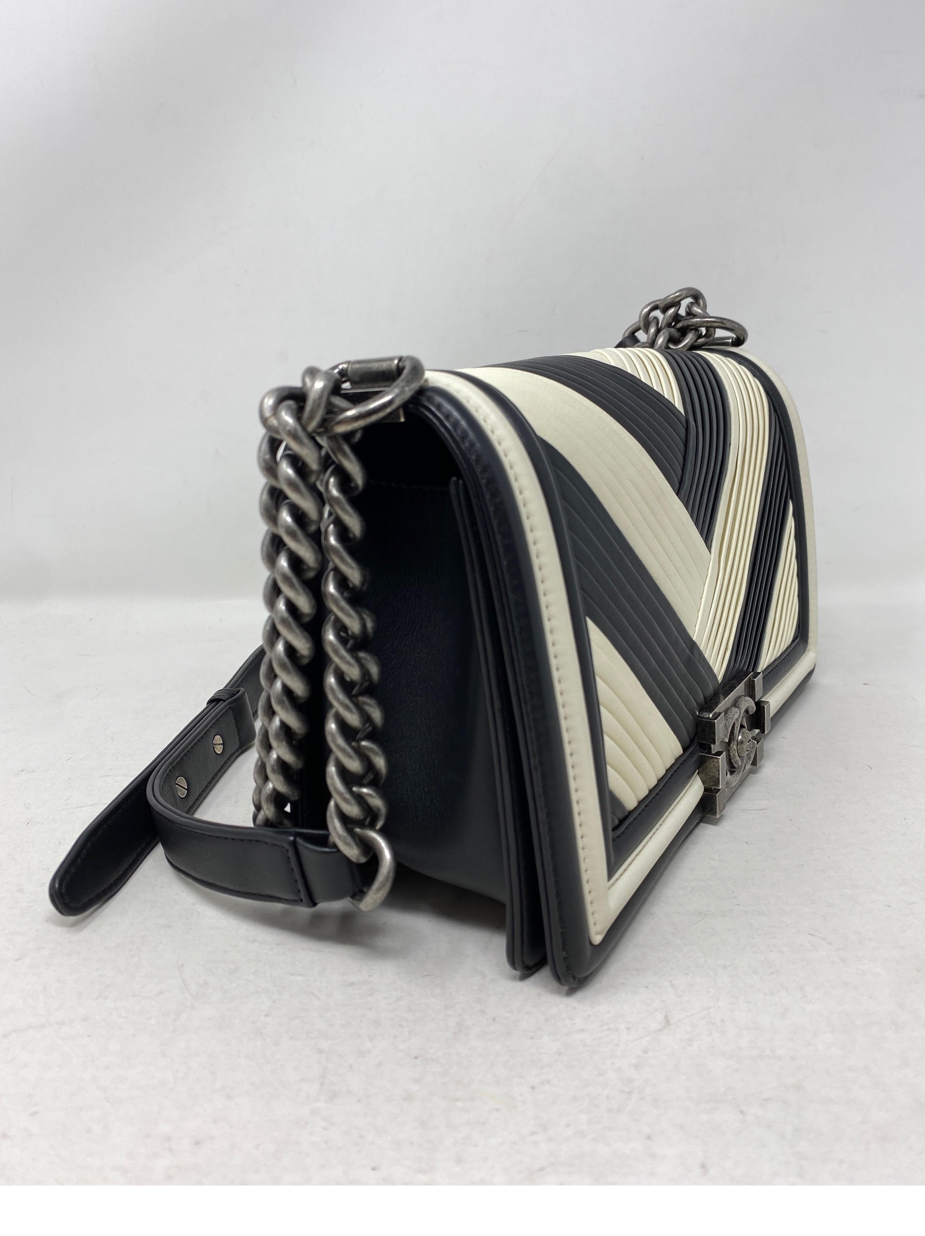 Women's or Men's Chanel Black and White Chevron Boy Bag