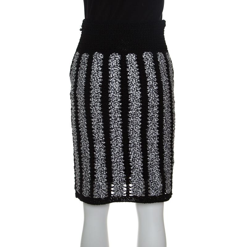 Chanel Black and White Crochet Detail Geometric Textured Skirt M In Excellent Condition In Dubai, Al Qouz 2