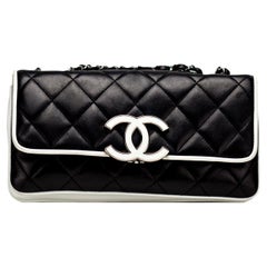 Chanel Bags Black And White - 171 For Sale on 1stDibs