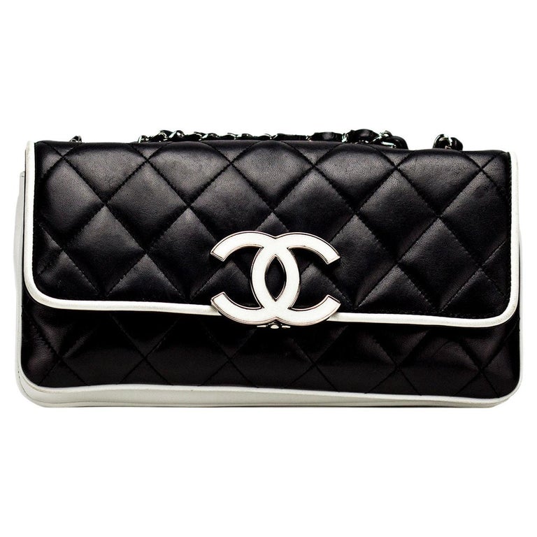 Chanel Black and White Cruise Logo Accordion Jumbo Classic Flap Bag For  Sale at 1stDibs