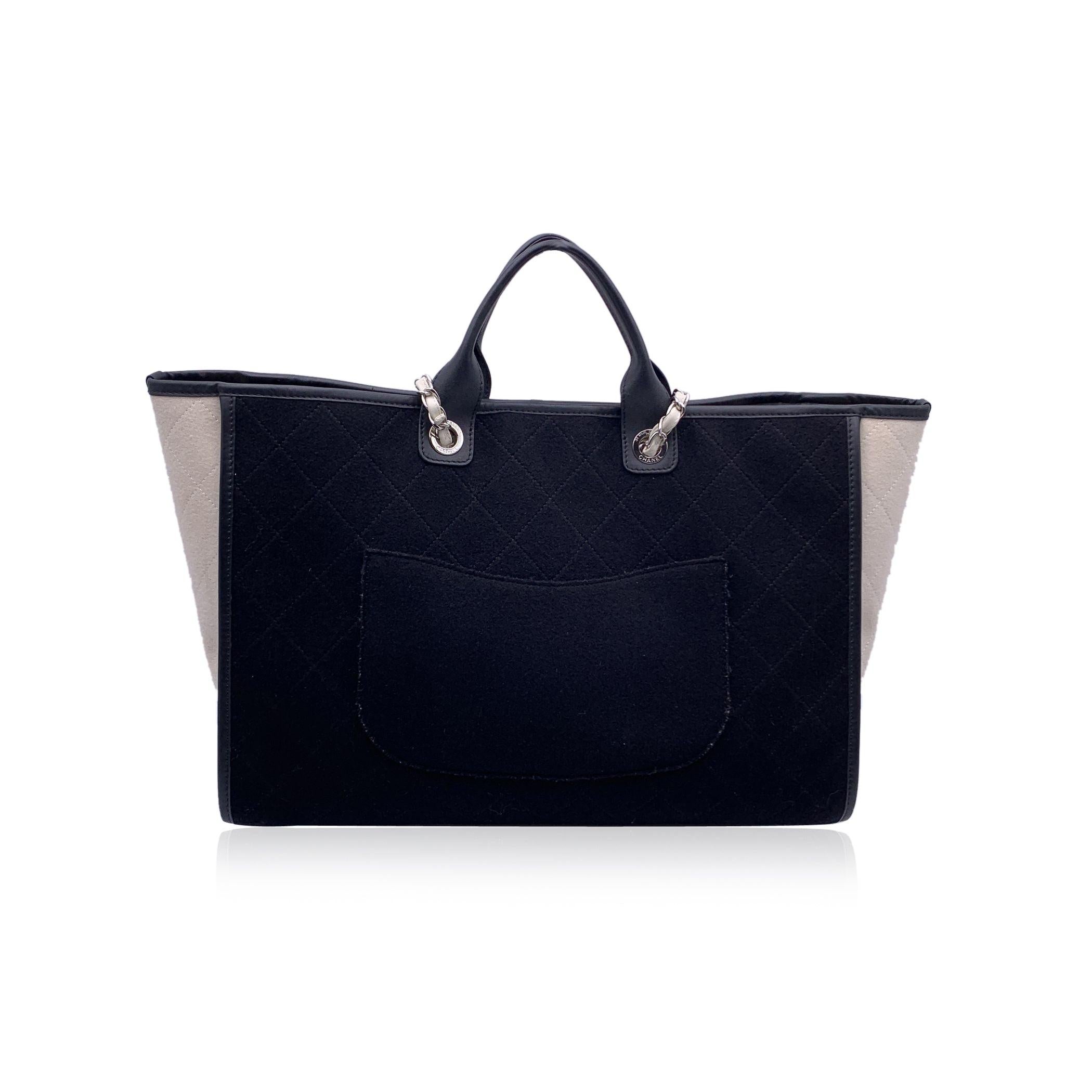 Chanel Black and White Felt Wool Large Deauville Tote Shoulder Bag In Excellent Condition In Rome, Rome