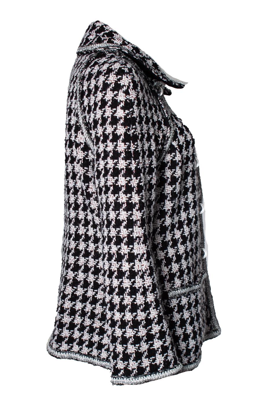 Women's Chanel, Black and white houndstooth jacket For Sale