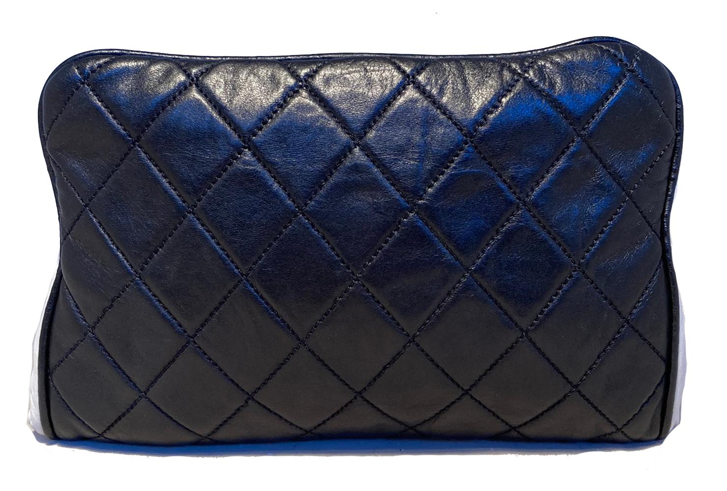 chanel kiss lock clutch