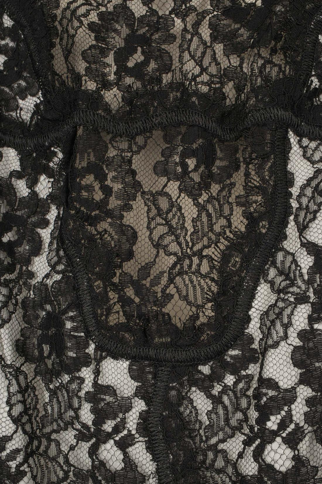 Chanel Schwarz-weißes ärmelloses Spitzen-Top im Angebot 4