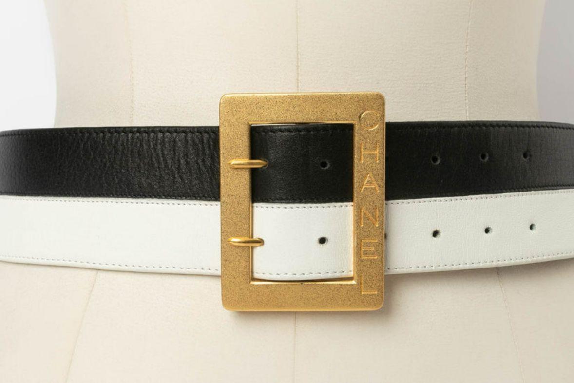 Chanel Black and White Leather Belt Spring-Summer Collection, 1995 In Good Condition For Sale In SAINT-OUEN-SUR-SEINE, FR