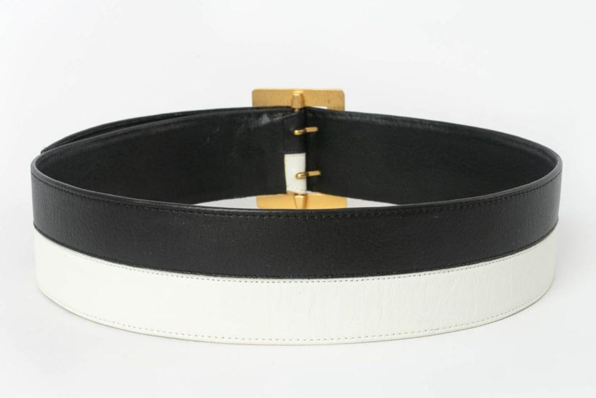 Chanel Black and White Leather Belt Spring-Summer Collection, 1995 For Sale 1