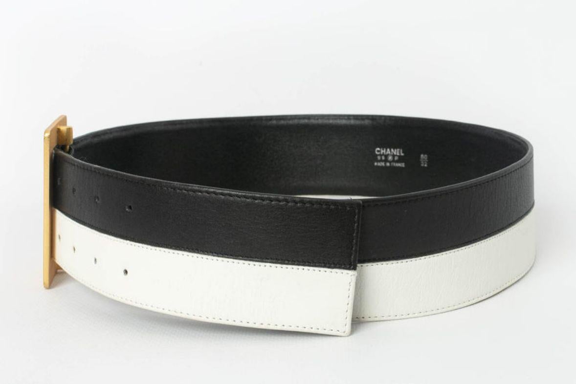 Chanel Black and White Leather Belt Spring-Summer Collection, 1995 For Sale 2