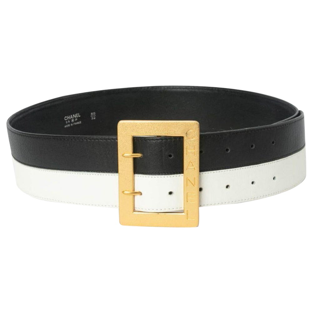 Ceinture en cuir noir et blanc de Chanel Collection printemps-été, 1995 en vente