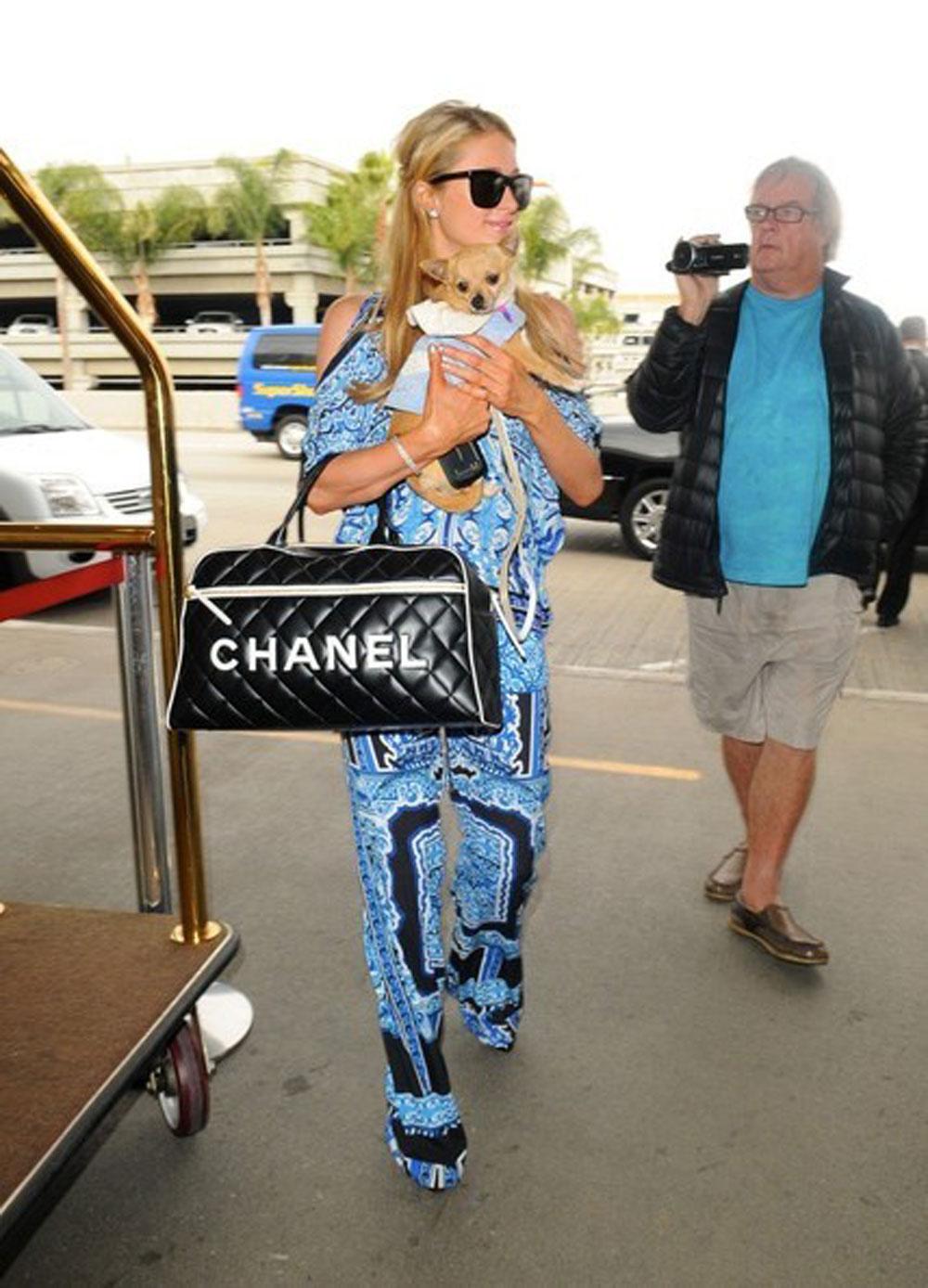 Chanel Black and White Leather Weekend Duffel Tote For Sale 1