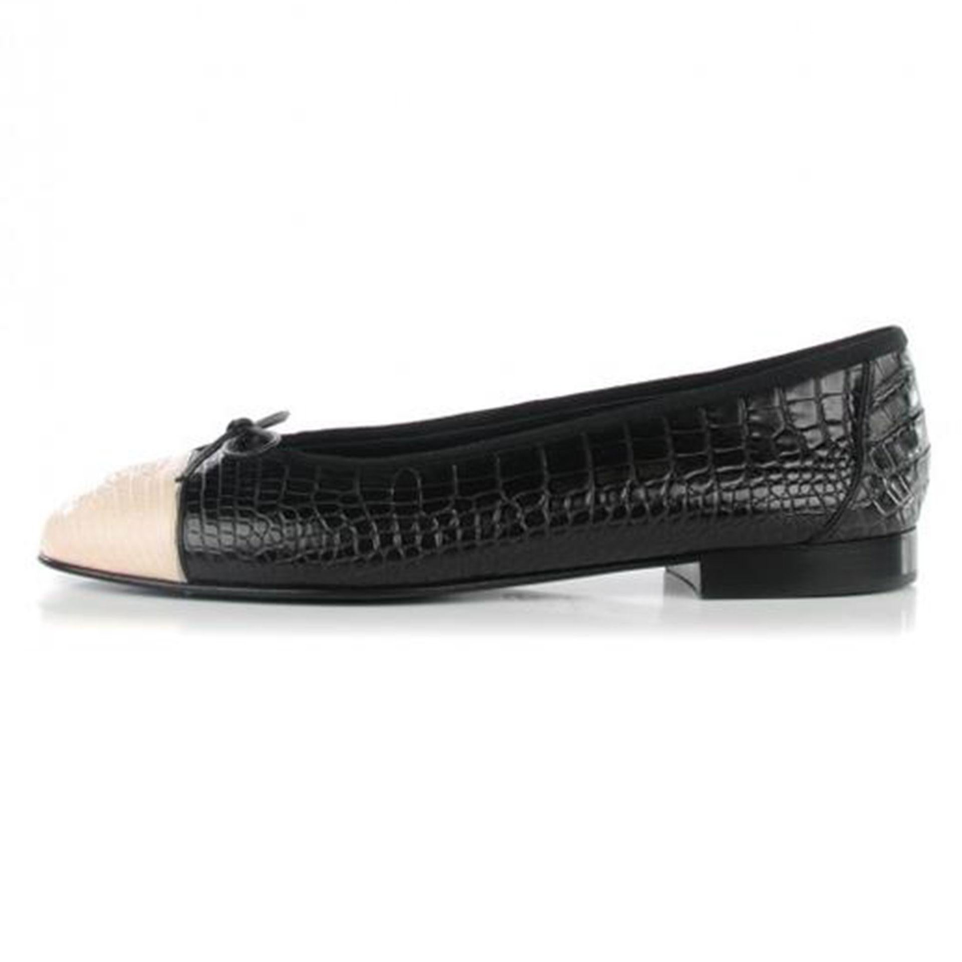 Chanel Black and White Limited Edition & Crocodile Alligator Ballet 39.5 Flats In Good Condition For Sale In Miami, FL