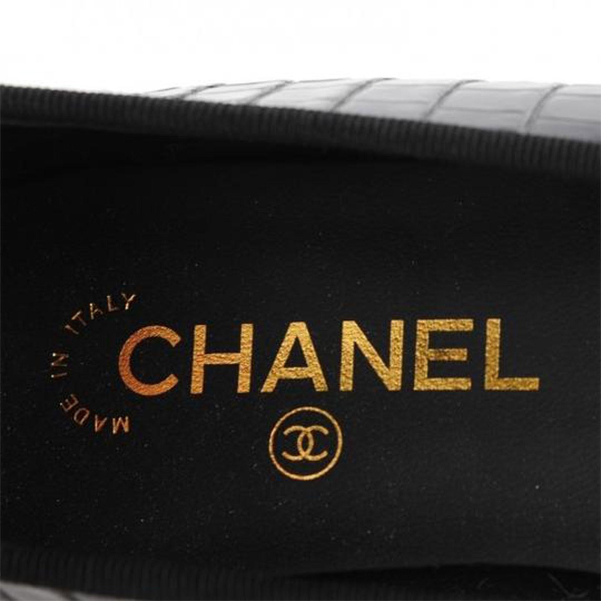 Chaussures à talons compensés en crocodile et alligator, édition limitée noire et blanche, Chanel 39,5 en vente 3