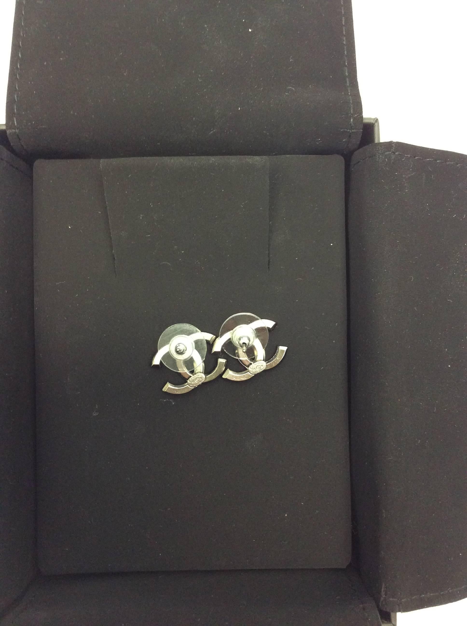 Women's Chanel Black and White Logo Earrings For Sale