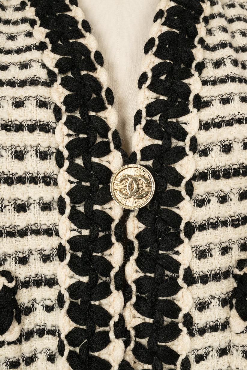 Chanel Schwarzer und weißer Tweed-Mantel 2