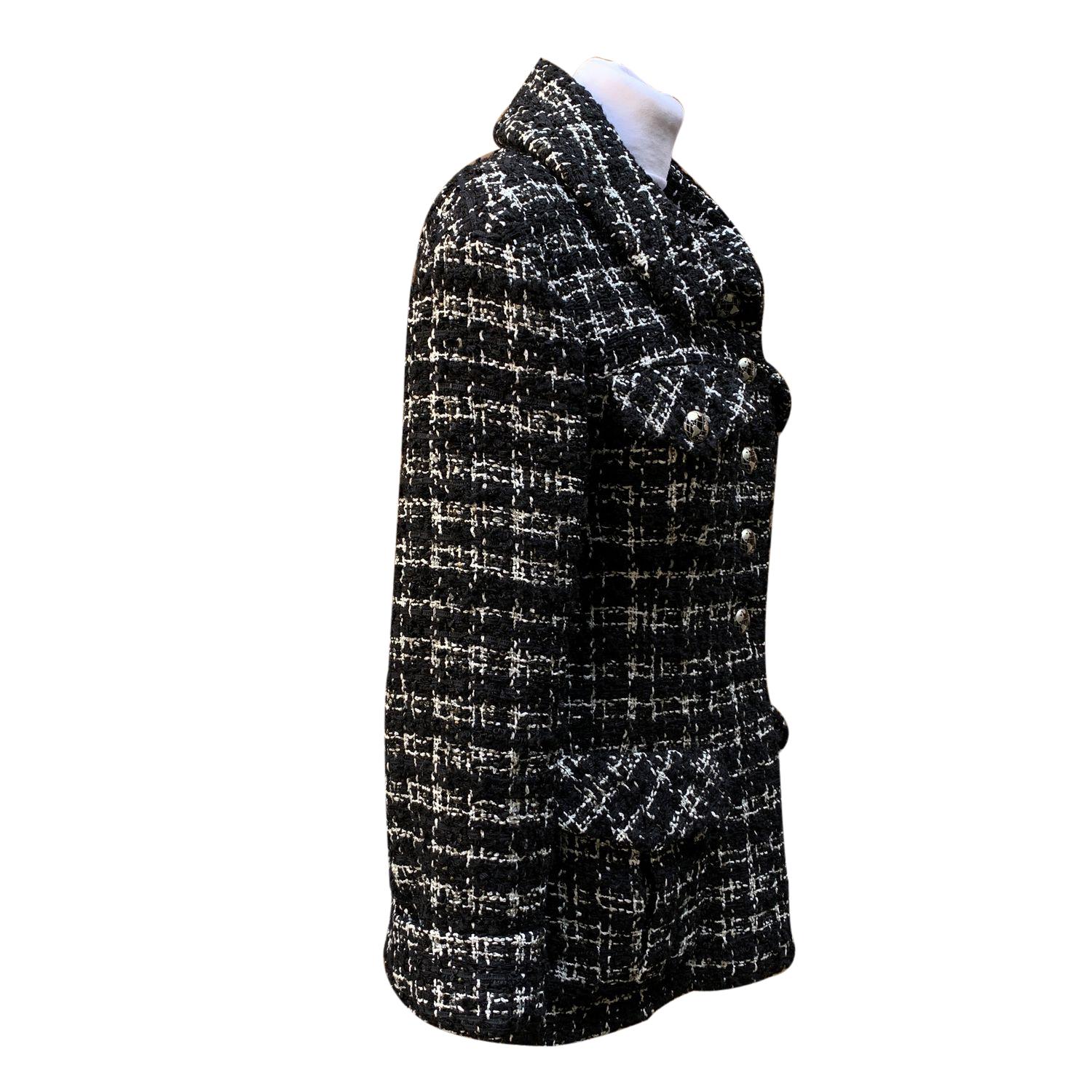 Women's Chanel Black and White Tweed Planisphere Jacket Size 38 FR For Sale