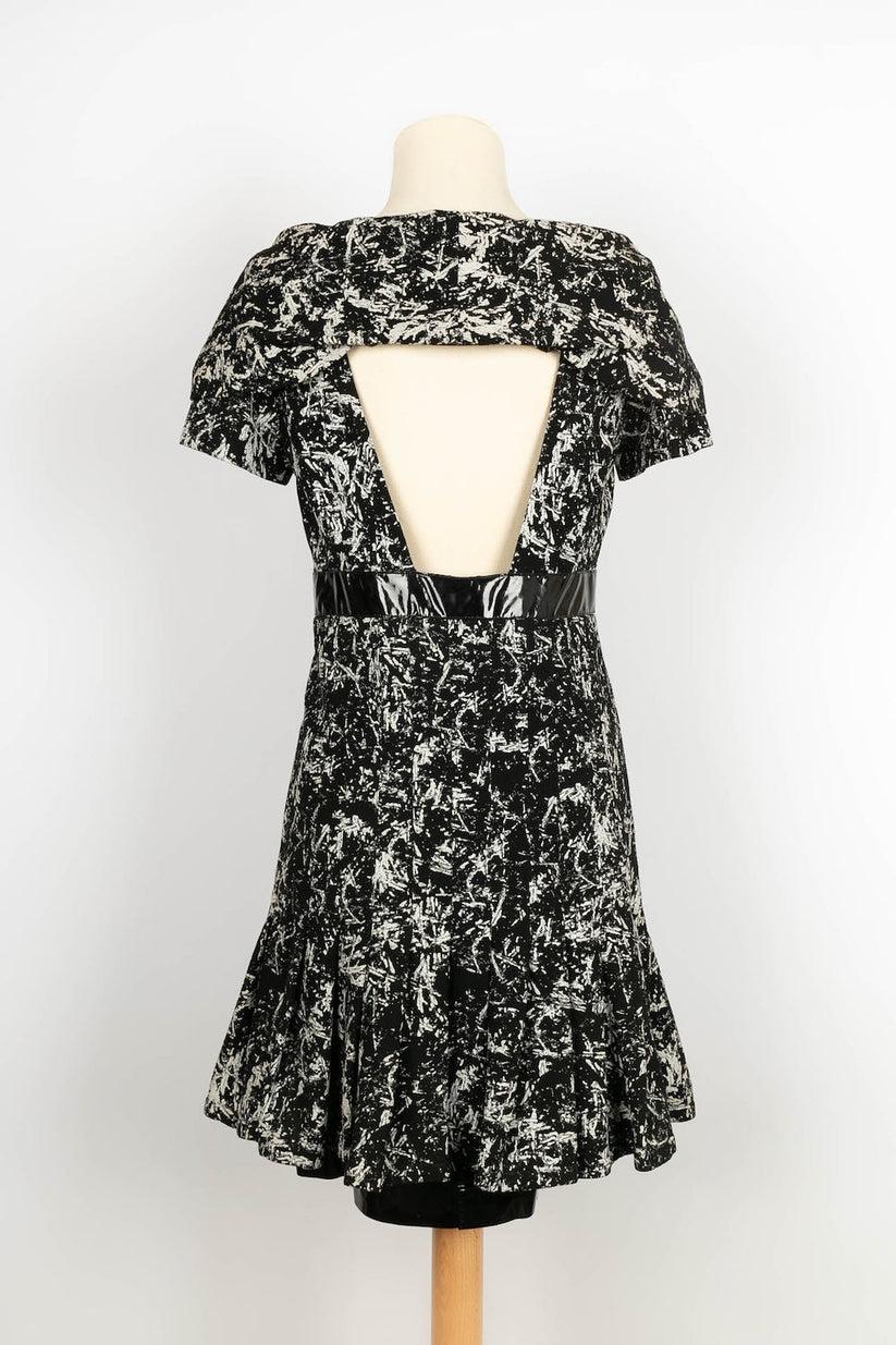 Chanel Black and White Wool Dress In Excellent Condition For Sale In SAINT-OUEN-SUR-SEINE, FR