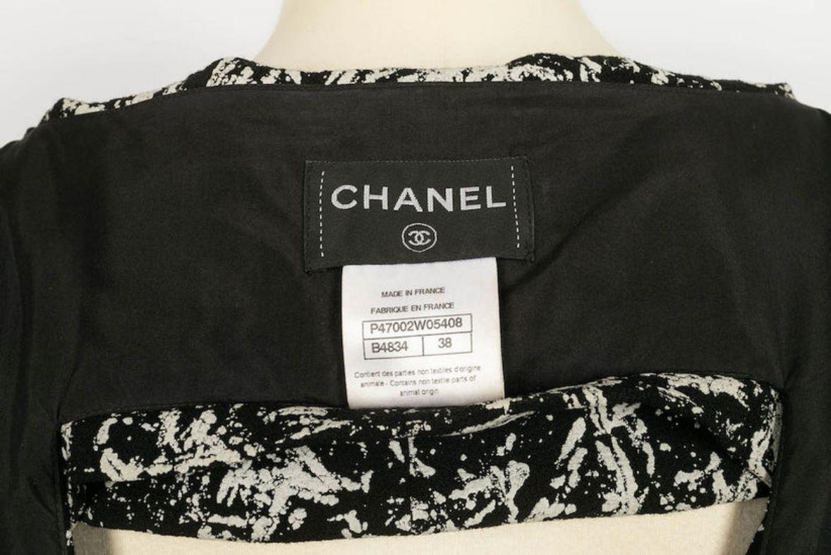 Chanel Schwarz-weißes Kleid aus Wolle im Angebot 5