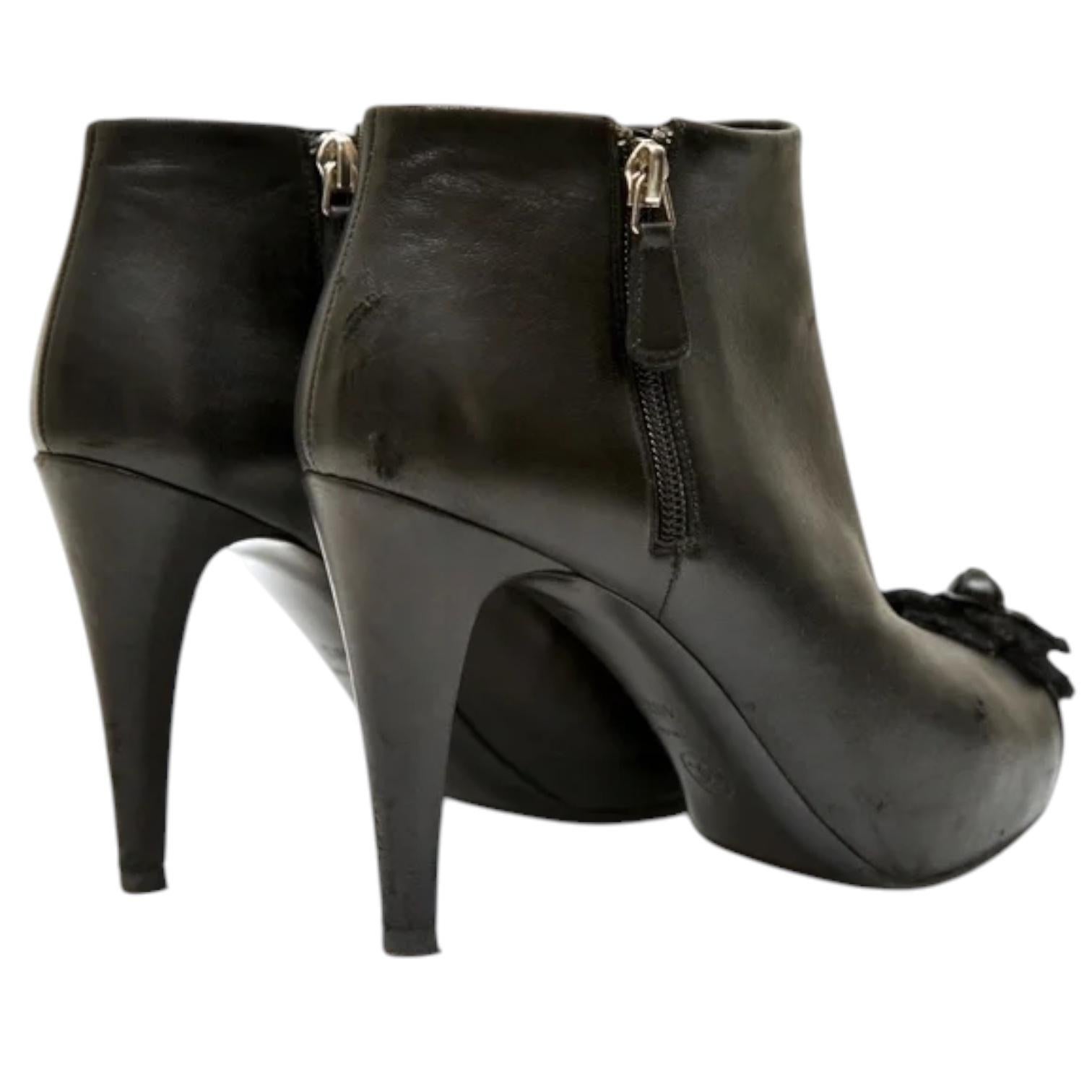 CHANEL Black Ankle Boots Leather Tweed Camilla Cap Toe Silver CC Zipper Sz 40.5 For Sale 4