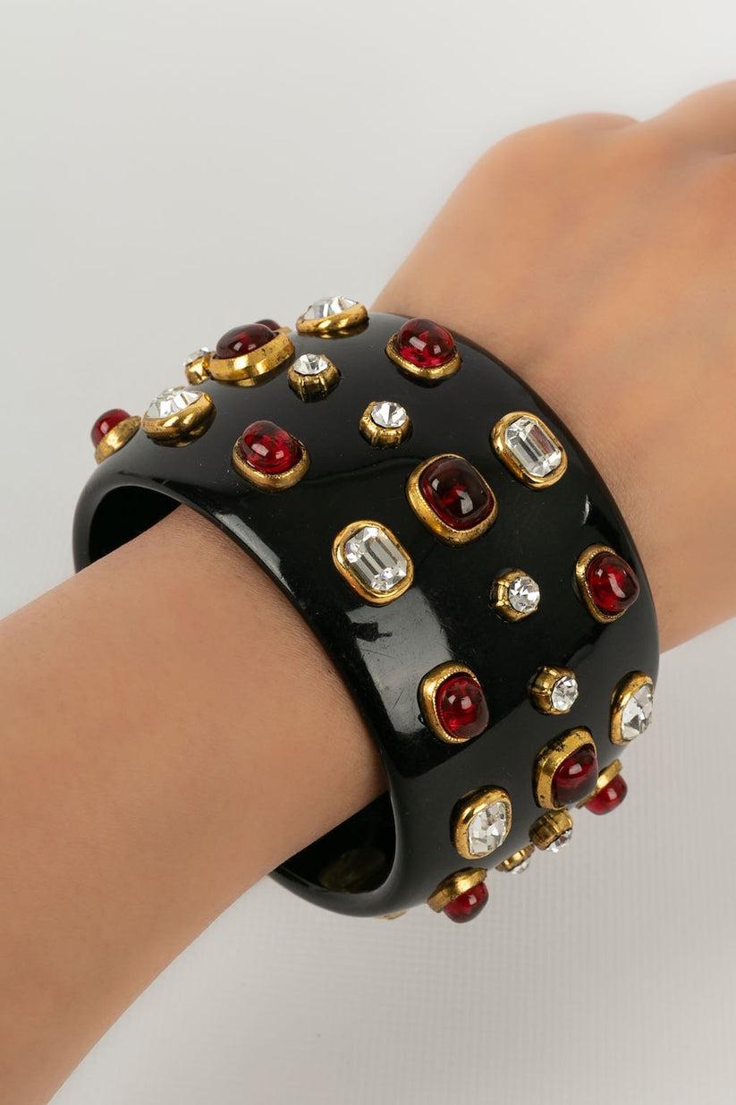 Chanel Black Bakelite Cuff with Rhinestones and Cabochons, 1985s For Sale 3