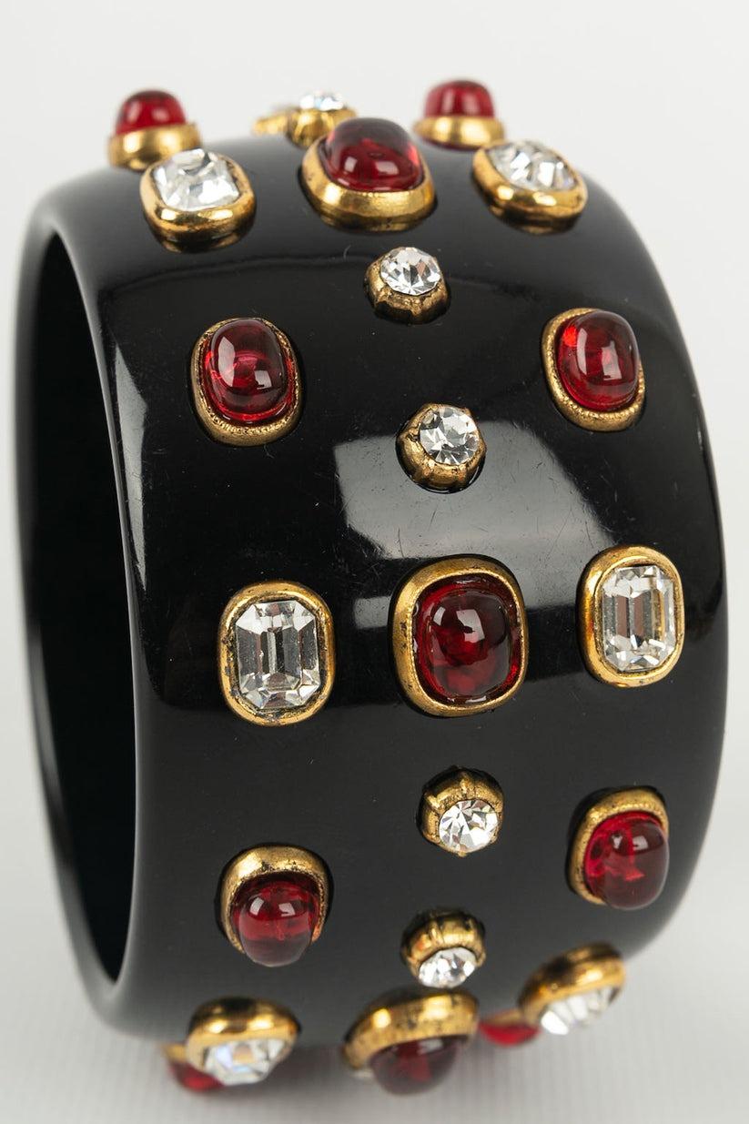Chanel Black Bakelite Cuff with Rhinestones and Cabochons, 1985s For Sale 2